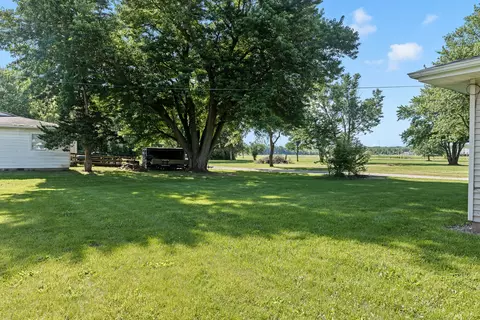 Exterior - 317 17th St E, Milan, IL 61264 photo 3 of 5