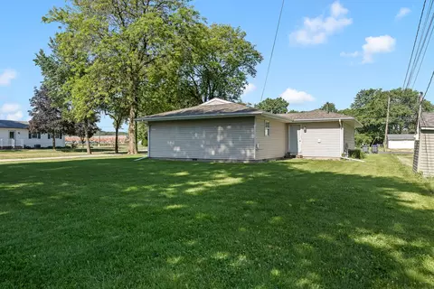 Exterior - 317 17th St E, Milan, IL 61264 photo 5 of 5