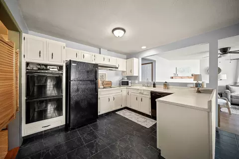 Kitchen - 317 17th St E, Milan, IL 61264 photo 4 of 4