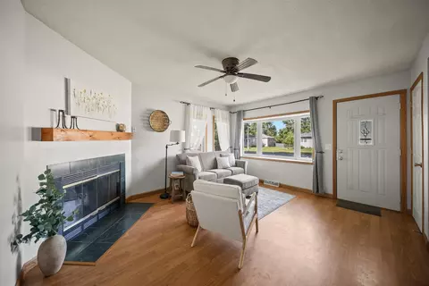 Living - 317 17th St E, Milan, IL 61264 photo 1 of 6