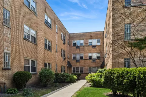 1711 W Estes Ave #1S, Chicago, IL 60626