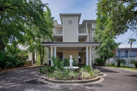 105 Brooks St #3, Fort Walton Beach, FL 32548