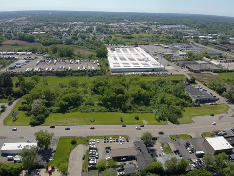 100 S Green Bay Rd, Waukegan, IL 60085