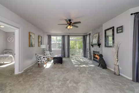 Living - 3009 Talaga Dr, Algonquin, IL 60102 photo 4 of 5