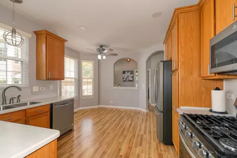 Kitchen - 3009 Talaga Dr, Algonquin, IL 60102 photo 3 of 3