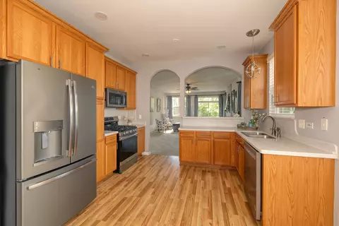 Kitchen - 3009 Talaga Dr, Algonquin, IL 60102 photo 2 of 3