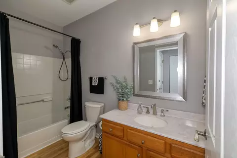 Bath - 3009 Talaga Dr, Algonquin, IL 60102 photo 1 of 4