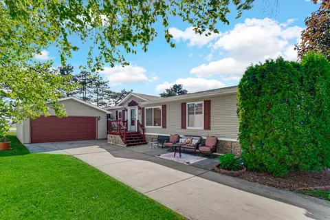 125 Cardinal Dr, Beecher, IL 60401 photo 2