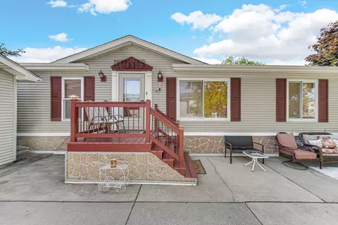 125 Cardinal Dr, Beecher, IL 60401