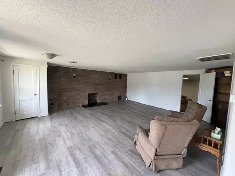 Living - 401 E College St, Kewanee, IL 61443 photo 1 of 3