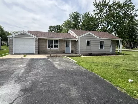 Exterior - 401 E College St, Kewanee, IL 61443 photo 2 of 3