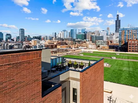 323 S Racine Ave #PHD, Chicago, IL 60607