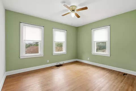 Bedroom - 1302 38th Ave, Moline, IL 61265 photo 3 of 4