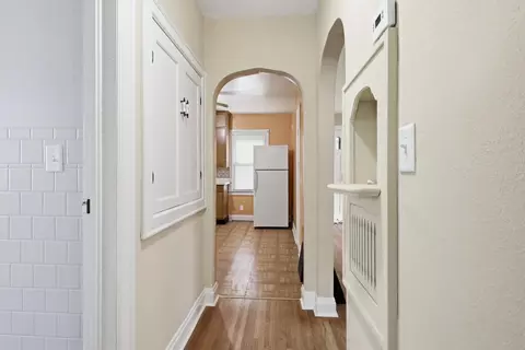 Entry Way - 1302 38th Ave, Moline, IL 61265 photo 2 of 2