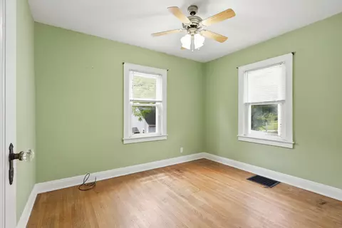 Bedroom - 1302 38th Ave, Moline, IL 61265 photo 1 of 4
