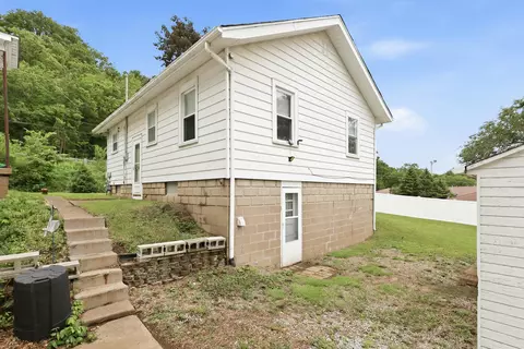 Exterior - 1302 38th Ave, Moline, IL 61265 photo 2 of 6