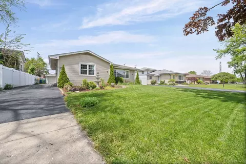 740 N Michigan St, Elmhurst, IL 60126