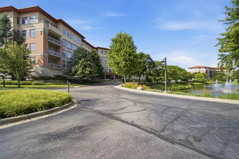 45 Prairie Park Dr #409, Wheeling, IL 60090