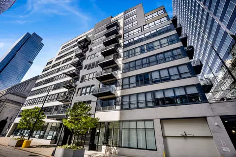 130 S Canal St #715, Chicago, IL 60606