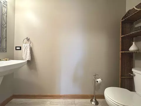 Bath - 2041 S Bluff Rd, Kankakee, IL 60901 photo 1 of 5