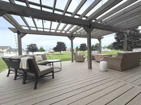 Exterior - 2041 S Bluff Rd, Kankakee, IL 60901 photo 5 of 10