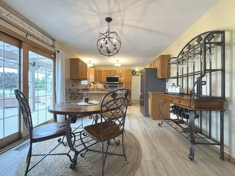 Kitchen - 2041 S Bluff Rd, Kankakee, IL 60901 photo 1 of 7