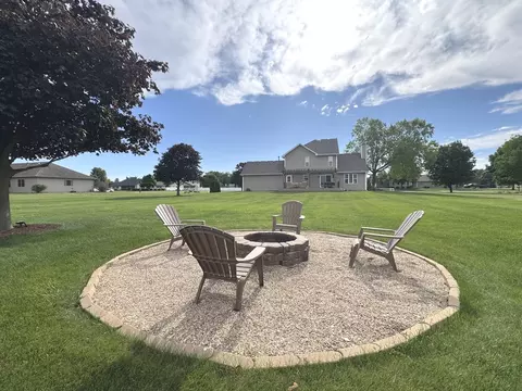 Exterior - 2041 S Bluff Rd, Kankakee, IL 60901 photo 8 of 10