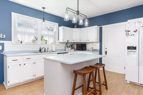 Kitchen - 501 E Jackson St, Bloomington, IL 61701 photo 1 of 3