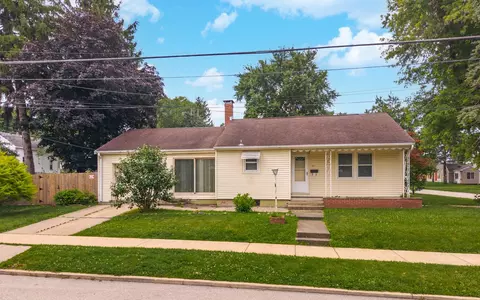 801 Fremont St, Bloomington, IL 61701