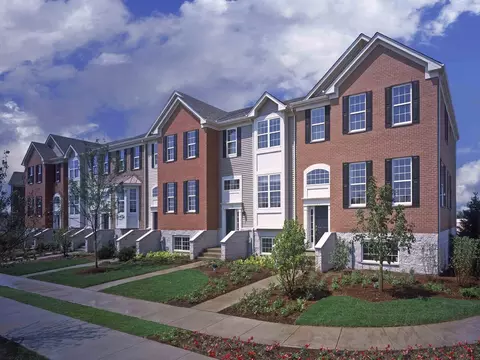 775 Lewisburg Ln, Aurora, IL 60504