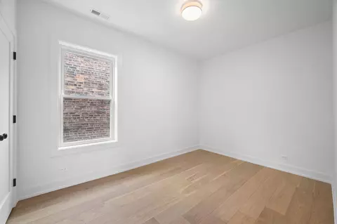 Bedroom - 3941 N Spaulding Ave, Chicago, IL 60618 photo 4 of 6