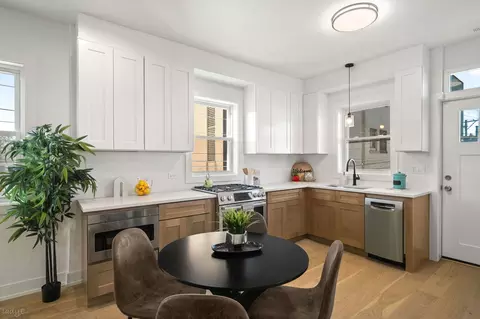 Kitchen - 3941 N Spaulding Ave, Chicago, IL 60618 photo 2 of 3