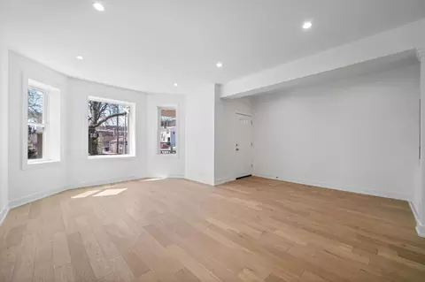 Living - 3941 N Spaulding Ave, Chicago, IL 60618 photo 2 of 4