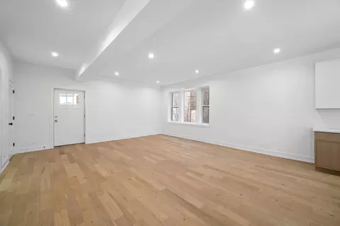 Living - 3941 N Spaulding Ave, Chicago, IL 60618 photo 4 of 4