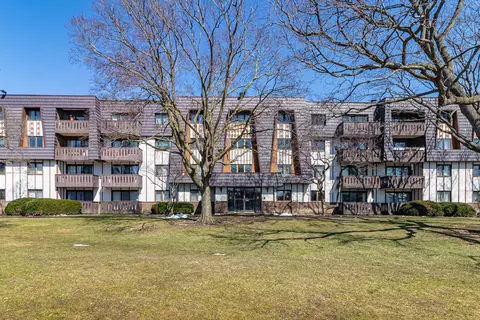 13200 W Heiden Cir #2111, Lake Bluff, IL 60044
