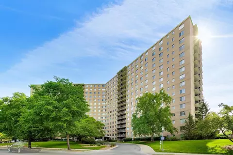 7033 N Kedzie Ave #1602, Chicago, IL 60645