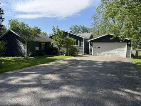 26146 W Blackhawk Ave, Ingleside, IL 60041