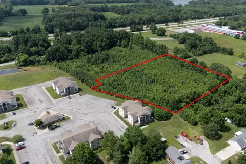 1015 Shawnee Trl, Carterville, IL 62918
