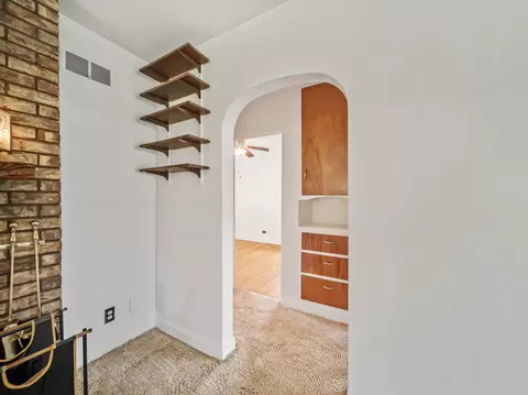 Entry Way - 4 N365 9th Ave, Addison, IL 60101 photo 1 of 1