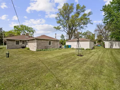 Exterior - 4 N365 9th Ave, Addison, IL 60101 photo 3 of 5