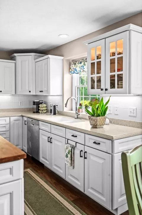 Kitchen - 300 Whispering Pines Cc Ln, Normal, IL 61761 photo 4 of 5