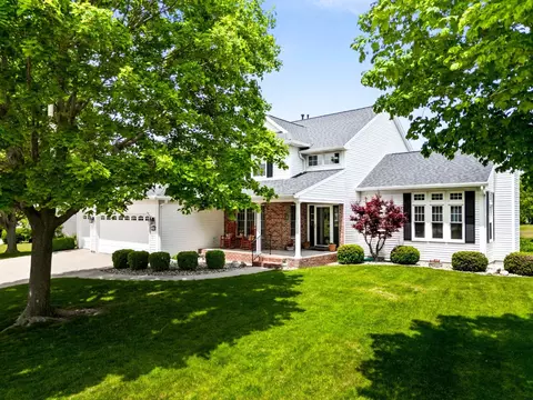 300 Whispering Pines Cc Ln, Normal, IL 61761