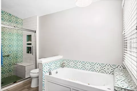 Bath - 300 Whispering Pines Cc Ln, Normal, IL 61761 photo 2 of 5