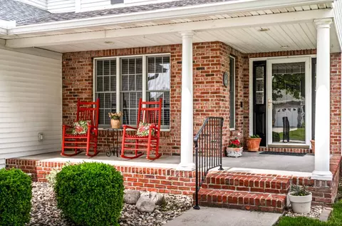 Exterior - 300 Whispering Pines Cc Ln, Normal, IL 61761 photo 5 of 14