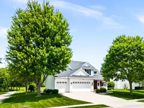 Exterior - 300 Whispering Pines Cc Ln, Normal, IL 61761 photo 3 of 14