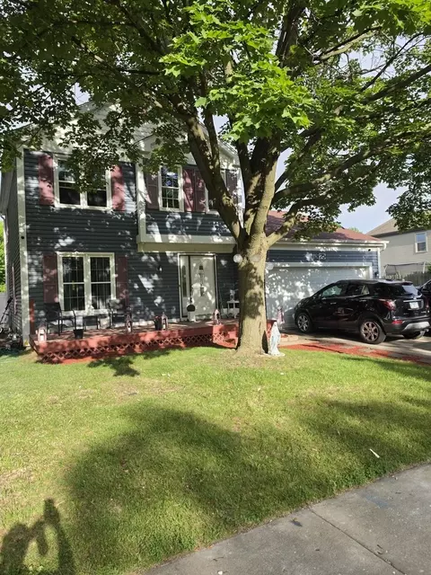 75 Rodenburg Rd, Roselle, IL 60172