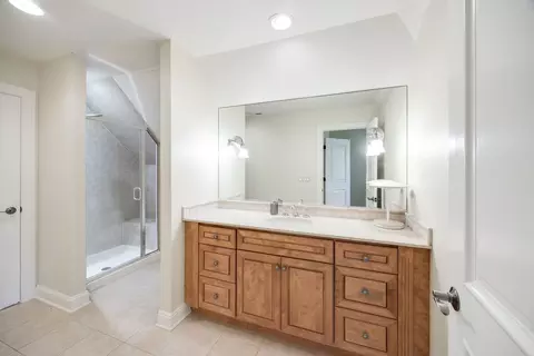 Bath - 7508 Forest Oak Dr, Mchenry, IL 60050 photo 4 of 5