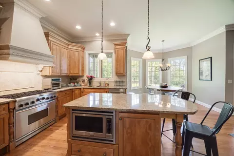 Kitchen - 7508 Forest Oak Dr, Mchenry, IL 60050 photo 3 of 4