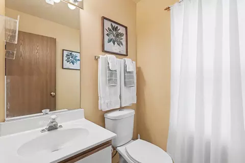 Bath - 2231 Dalewood Ct, Plainfield, IL 60544 photo 2 of 2