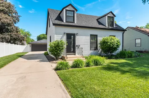1613 Jones St, Joliet, IL 60435